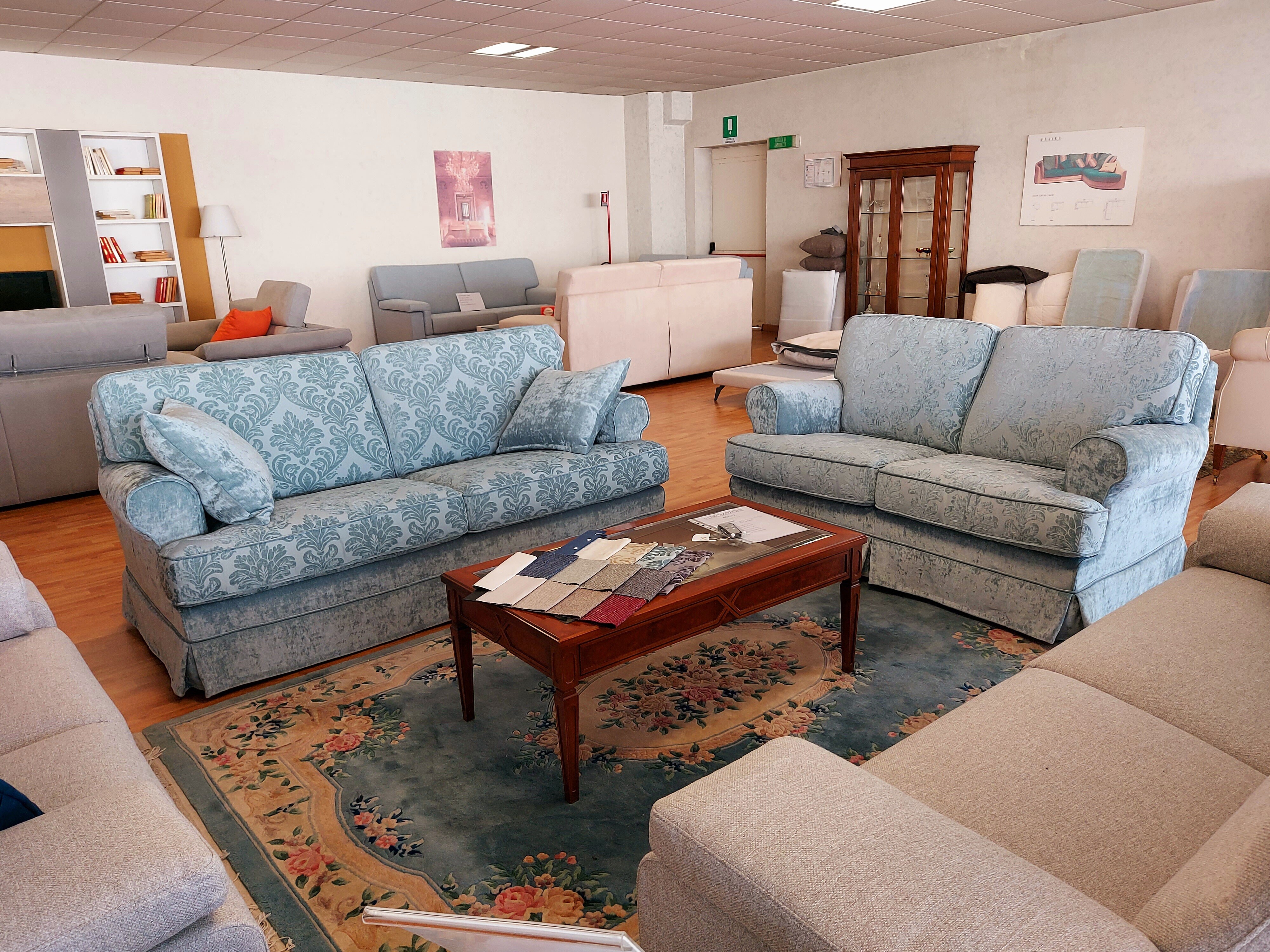 null - Coppia divani 3 + 2 posti - SUPER PROMOZIONI null - Coppia divani 3 + 2 posti - SUPER PROMOZIONI